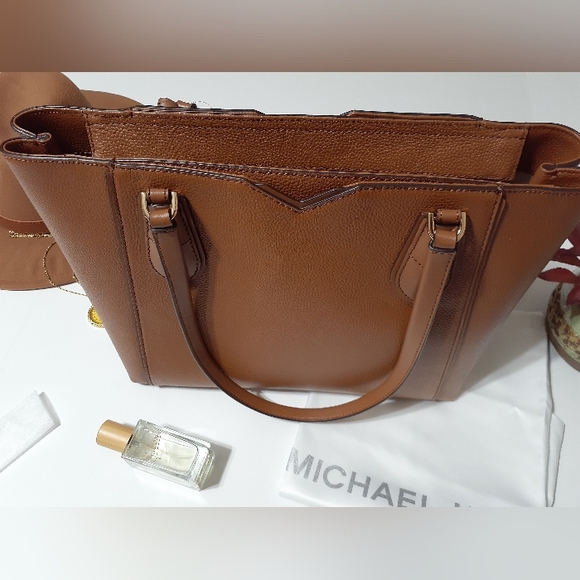 💎NWT Michael Kors Mae Luggage/Cognac Leather Medium Tote - Picture 10 of 16